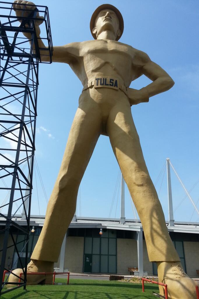 Tulsa statua uomo gigante