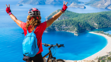 Vestirsi per il cicloturismo